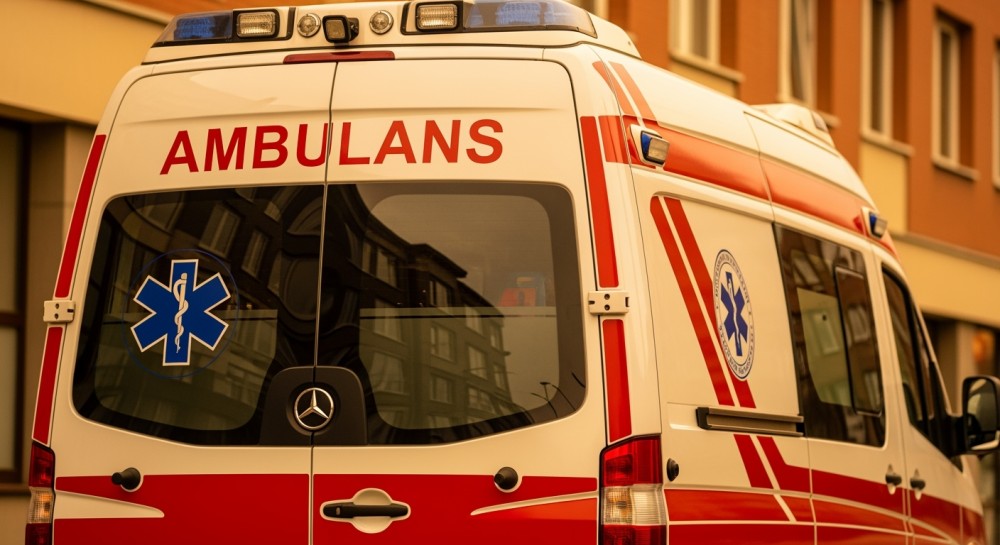 Mężczyzna wezwał karetkę z powodu alkoholu, otrzymał mandat za nadużycie numeru alarmowego